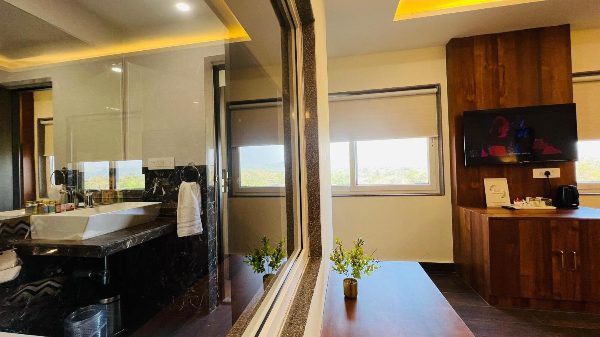 Bluo Amani Vagator - Boutique Hotel Goa Anjuna Dış mekan fotoğraf