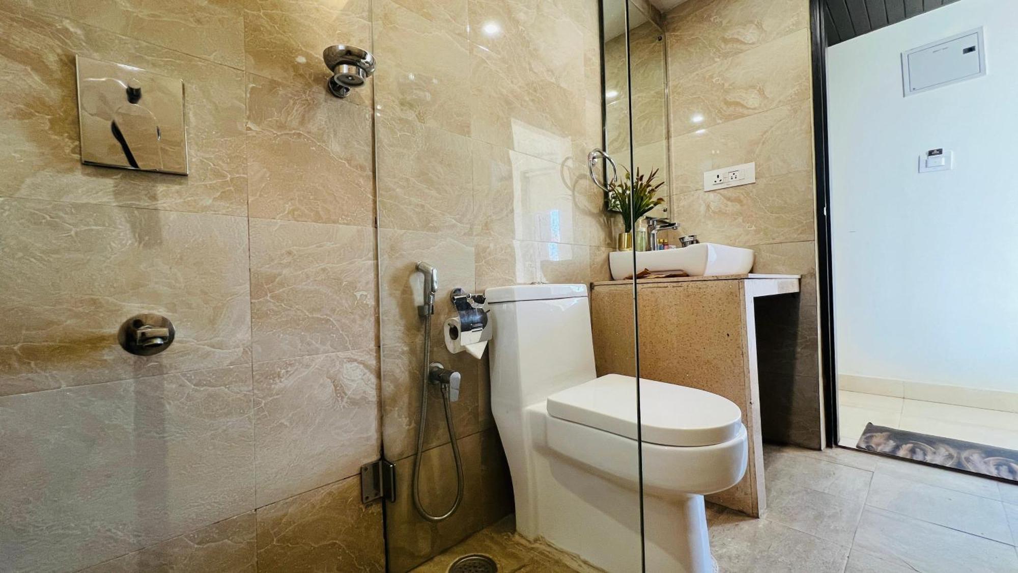 Bluo Amani Vagator - Boutique Hotel Goa Anjuna Oda fotoğraf