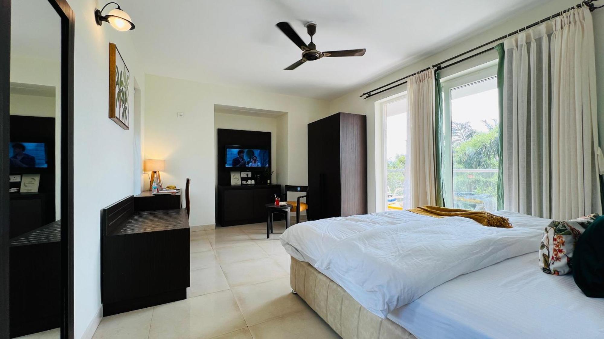Bluo Amani Vagator - Boutique Hotel Goa Anjuna Dış mekan fotoğraf